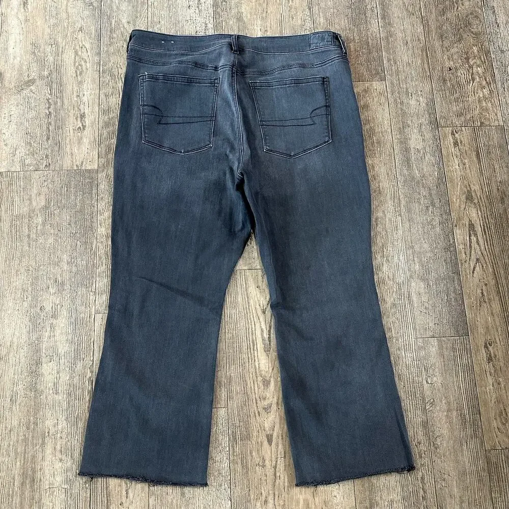 American Eagle HI RISE CROP FLARE Size 20 Short Black Jeans Denim Pants 37x23 - Picture 2 of 11